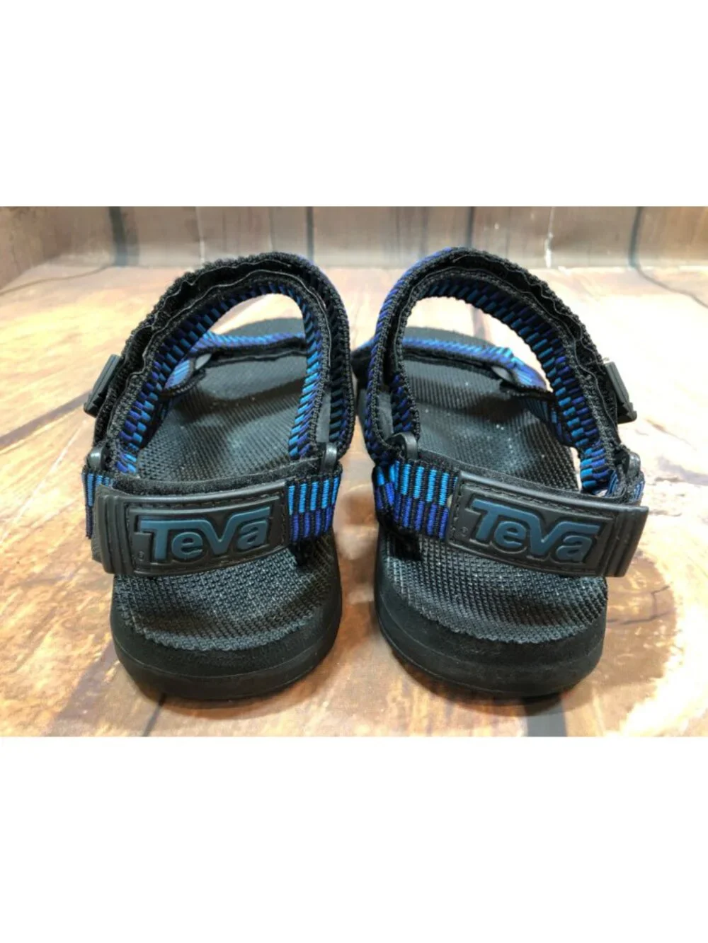 Teva Mens 10 Blue Stripe Sport Sandals Universal Hurricane